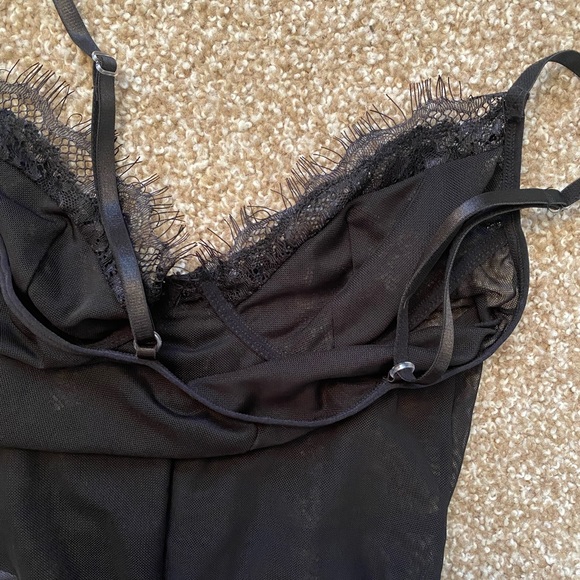 NWOT BLACK LACE BODYSUIT - Picture 5 of 7